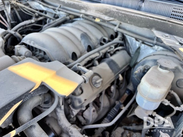 2015-chevrolet-silverado-image-48