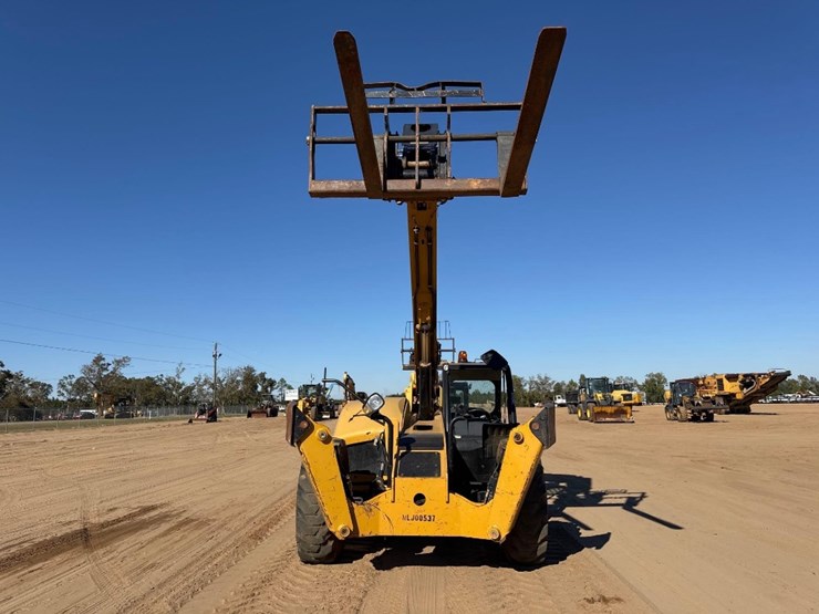 2017-caterpillar-tl943d-image-7