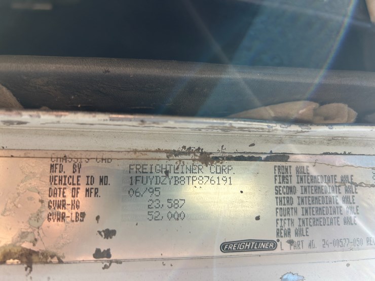 #22532-•-1996-freightliner-t/a-daycab-dump-truck-vin:1fuydzyb8tp876191-image-48