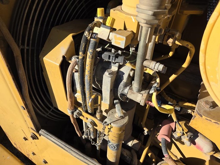 caterpillar-d5n-image-24