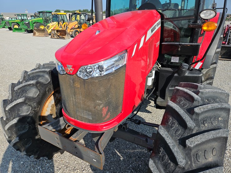 2021-massey-ferguson-6712-image-3