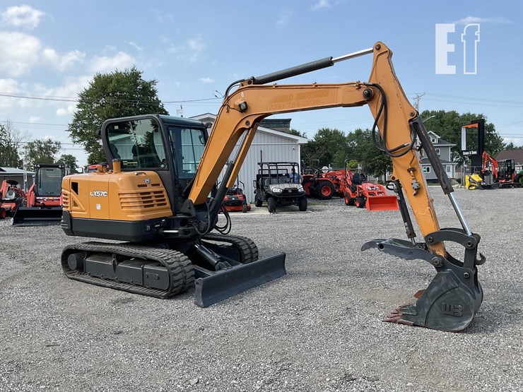 2018-case-cx57c-image-7