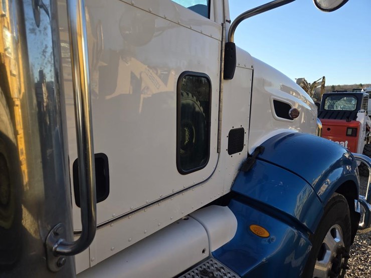 2007-peterbilt-386-image-18