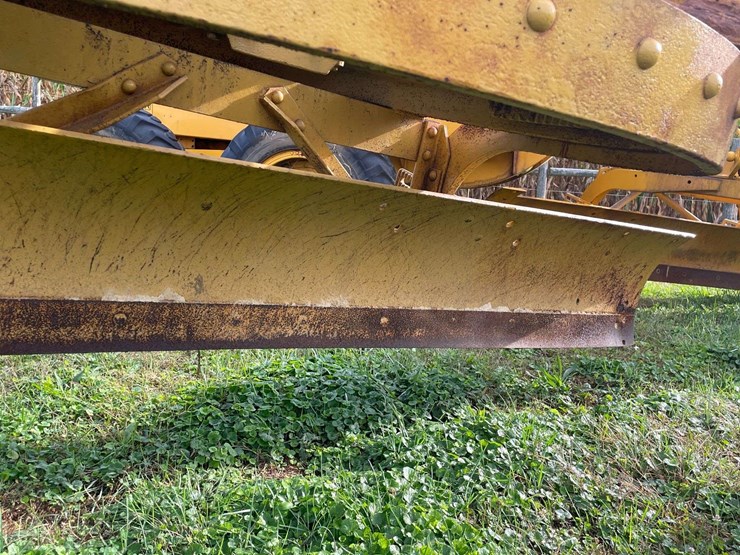 caterpillar-44-tow-grader-image-44