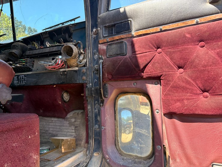 1995-international-9400-image-56