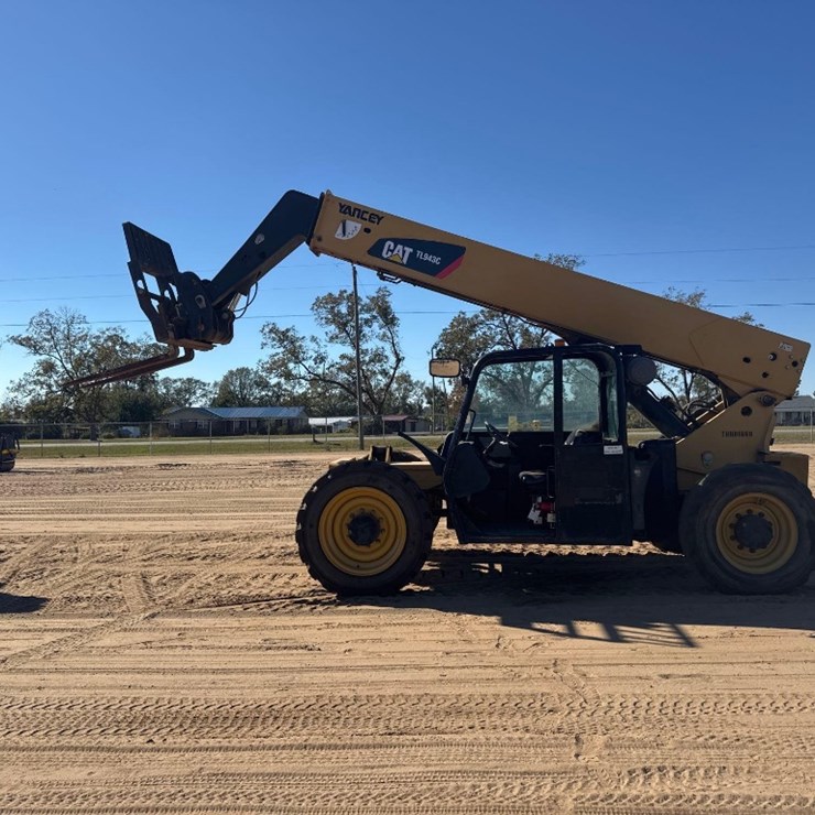 2015 CATERPILLAR TL943C