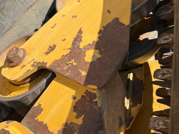 2020-caterpillar-239d3-image-14