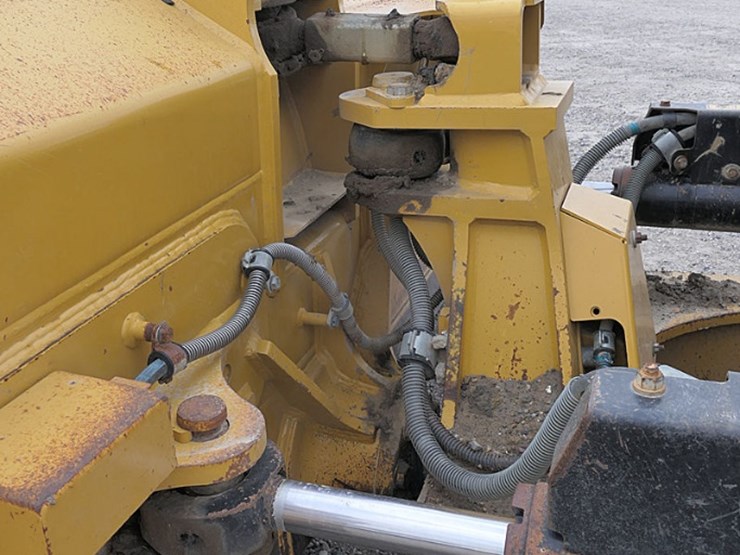 2015-caterpillar-d6n-xl-image-12