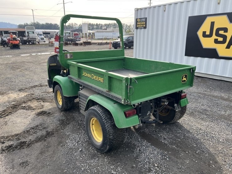 2019-john-deere-gator-image-6