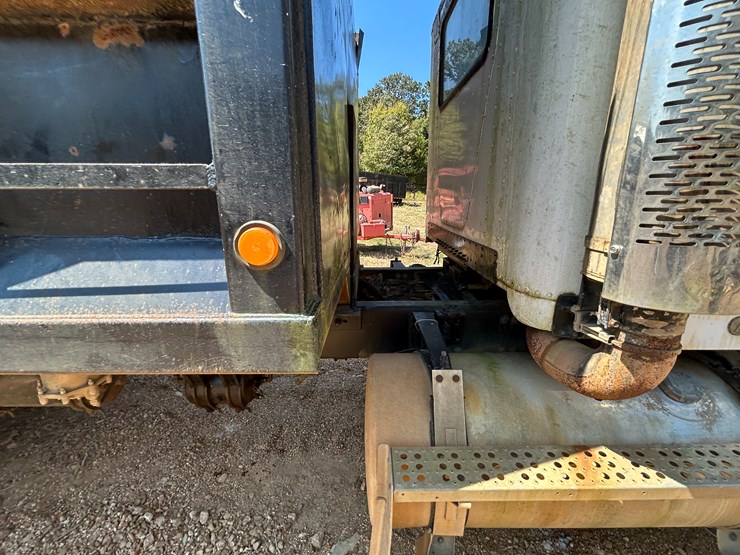 #22533-•-1994-freightliner-t/a-daycab-dump-truck-vin:-1fuyfdyb6rp462199-image-13