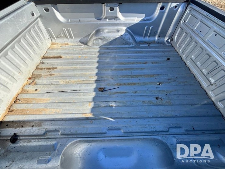 2015-chevrolet-silverado-image-28