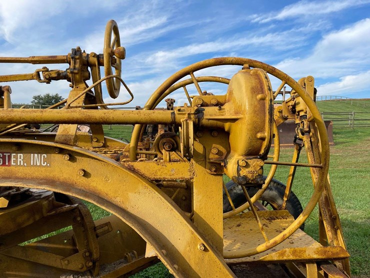 caterpillar-44-tow-grader-image-27