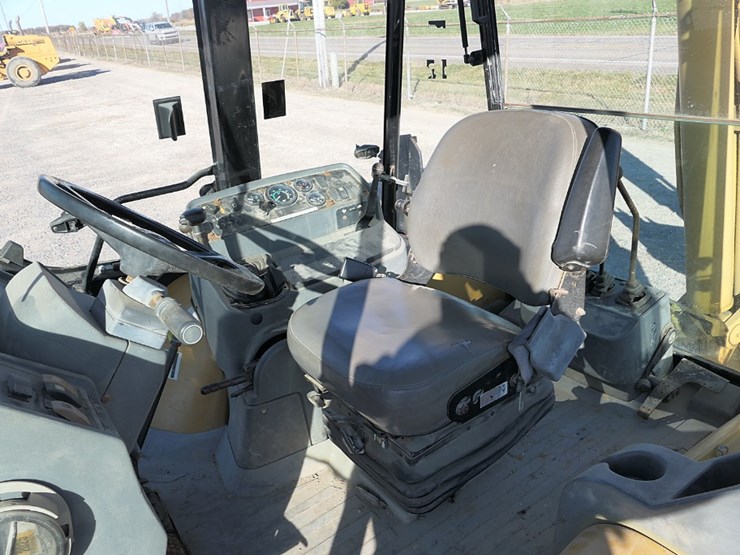 caterpillar-426b-image-28