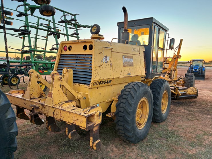 komatsu-gd650a-image-4