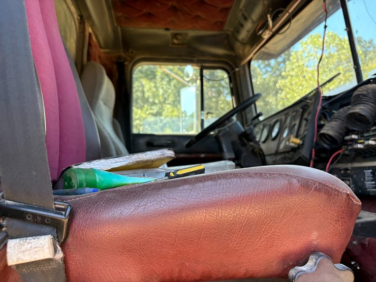 1995-international-9400-image-58