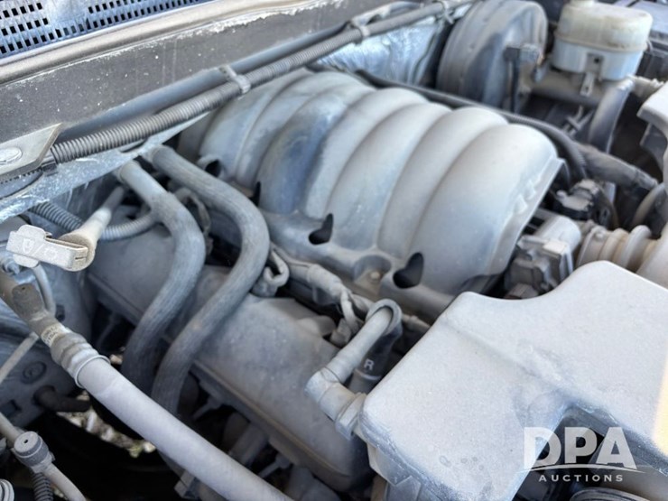 2015-chevrolet-silverado-image-51