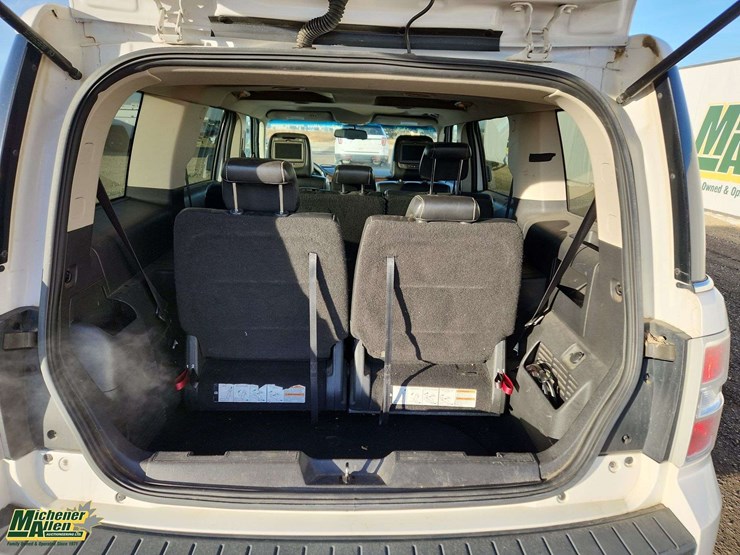 2010-ford-flex-image-26