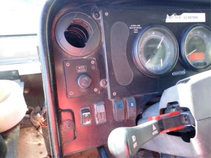 2008-freightliner-mt55-image-14