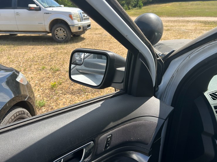 2013-ford-explorer-image-51