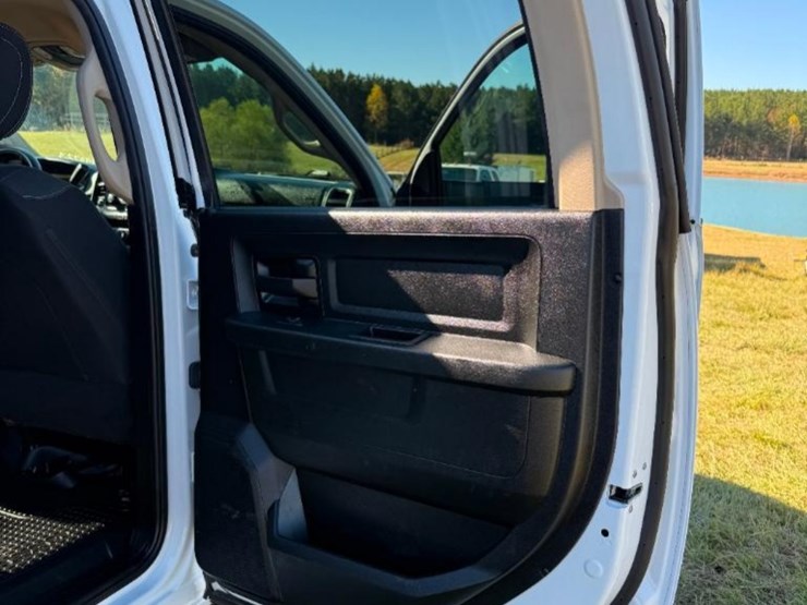 2020-dodge-ram-5500-image-22