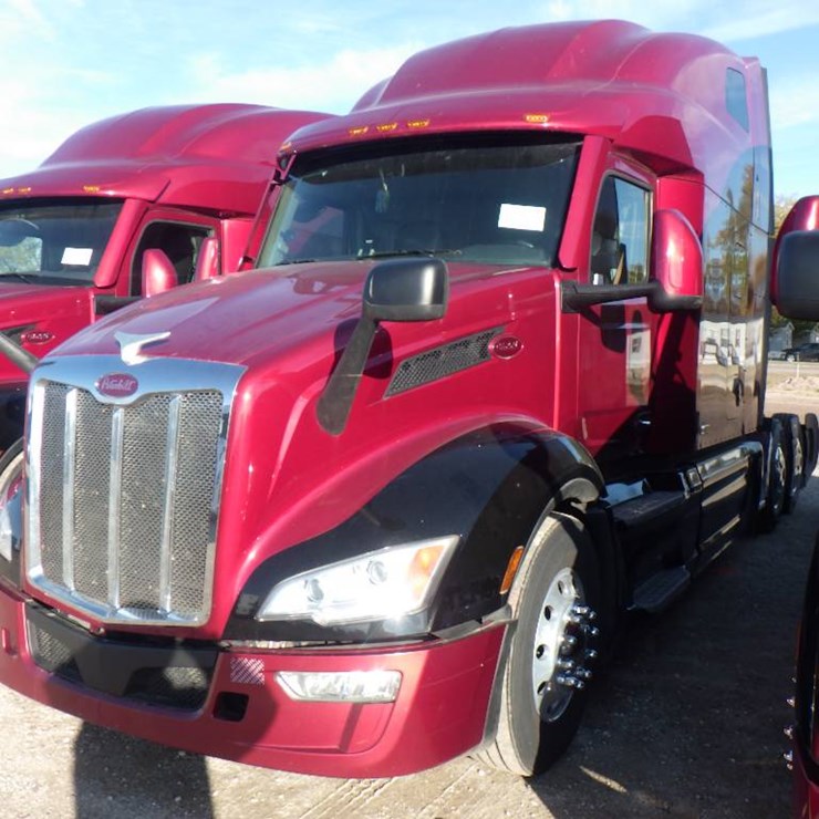2023 PETERBILT 579
