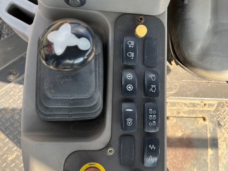 volvo-dd120b-image-15