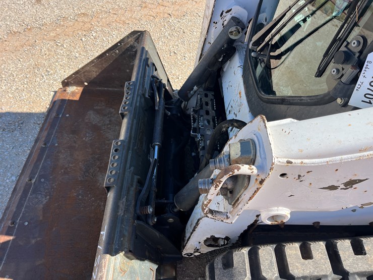 2015-bobcat-t590-image-4