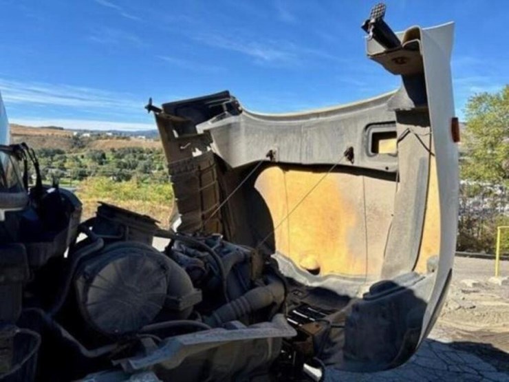 2010-hino-258-image-47