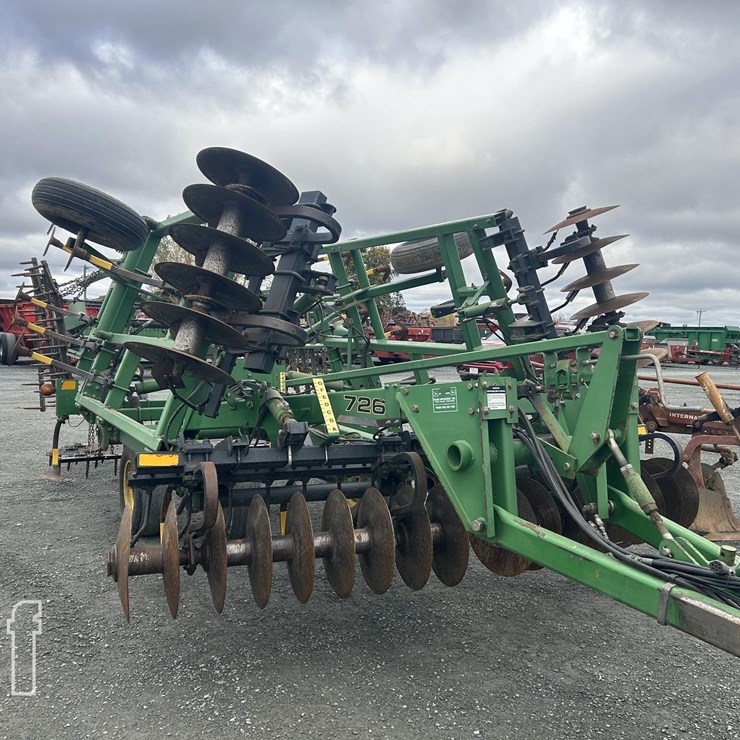 JOHN DEERE 726