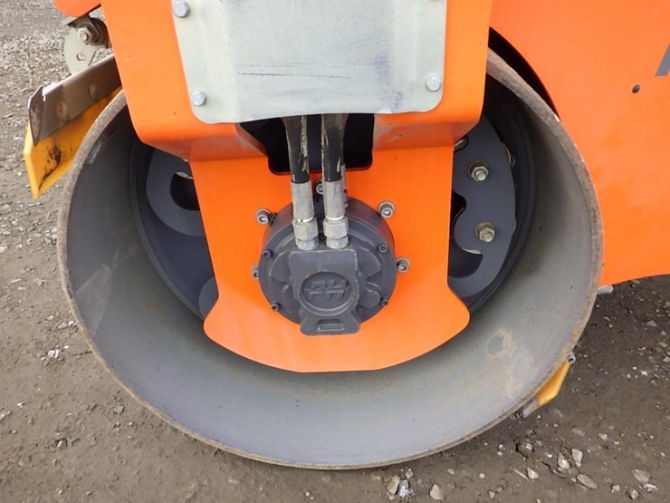 2018-hamm-hd12vv-image-8