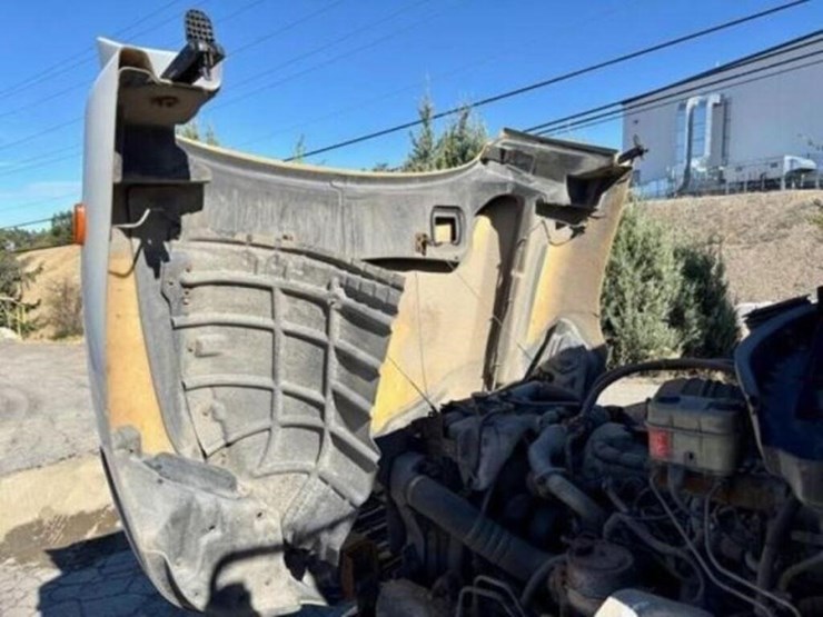 2010-hino-258-image-48