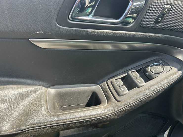 2013-ford-explorer-image-50