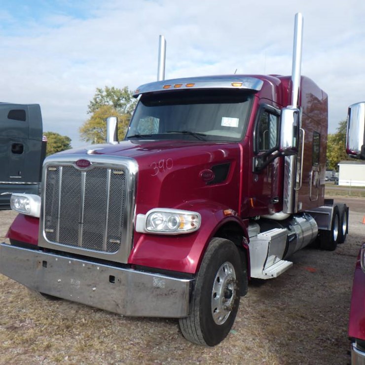 2022 PETERBILT 567