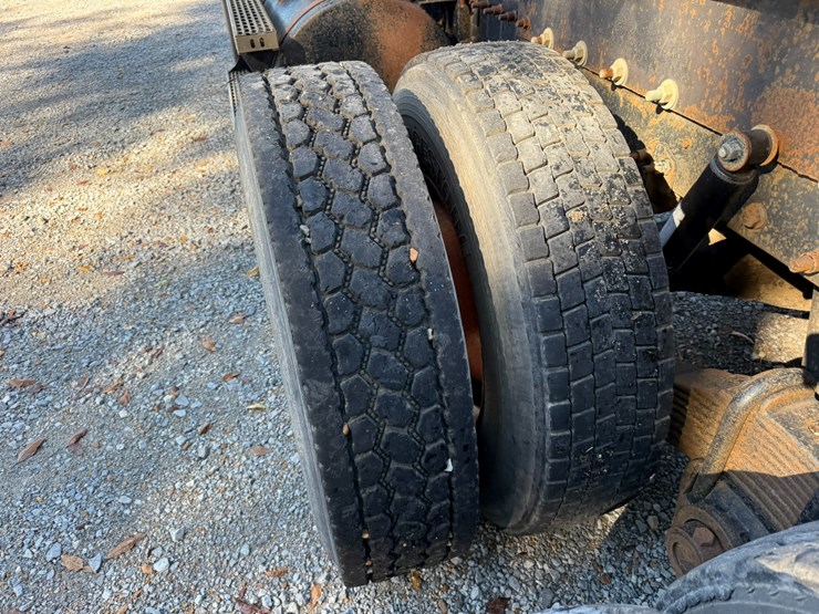 1995-mack-ch613-image-7