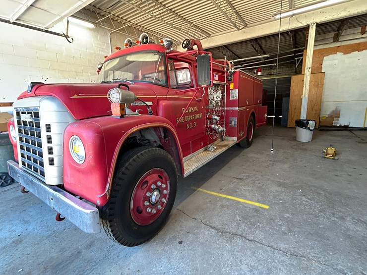 #22556-•-howe-load-star-1800-s/a-daycab-fire-truck-d0532ghb25589-image-1