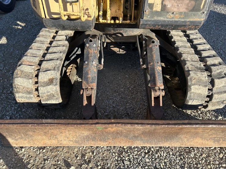 caterpillar-307-image-42