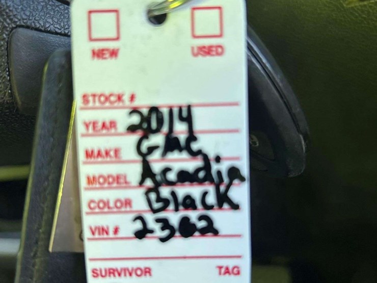 2014-gmc-acadia-image-33