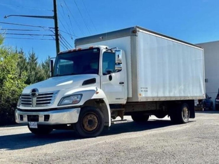 2010-hino-258-image-1