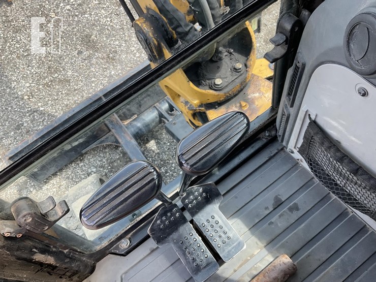 2019-caterpillar-305e2-cr-image-21