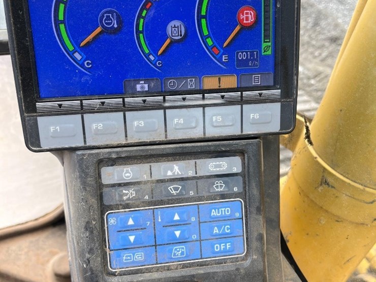 komatsu-pc138us-lc-image-19