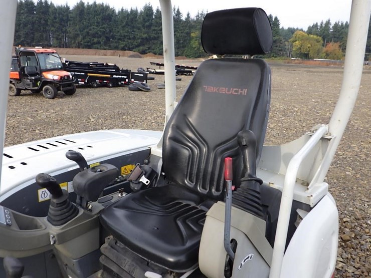 takeuchi-tb260-image-25