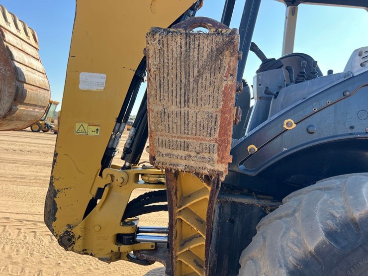 2015-caterpillar-415f2-image-24