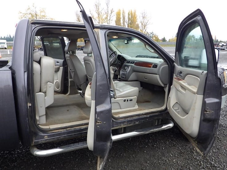 2011-gmc-2500hd-image-13