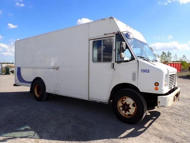 2013-freightliner-mt55-image-3