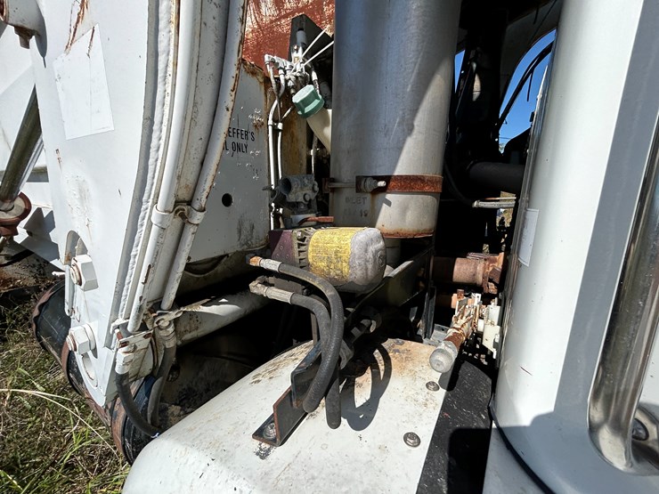 #22560-•-inop-2004-auto-car-t/a-daycab-garbage-truck-5vcdc6ce54h200305-image-26