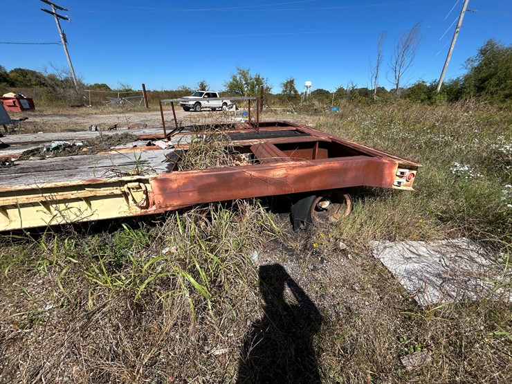 #22567-•-cw-4373-44'-t/a-fixed-neck-lowboy-trailer-cw-94-image-6