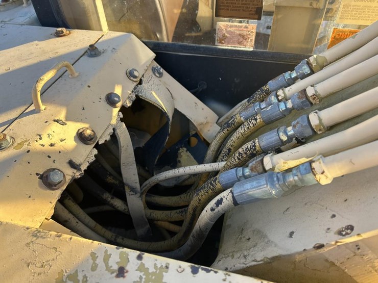 caterpillar-307-image-33