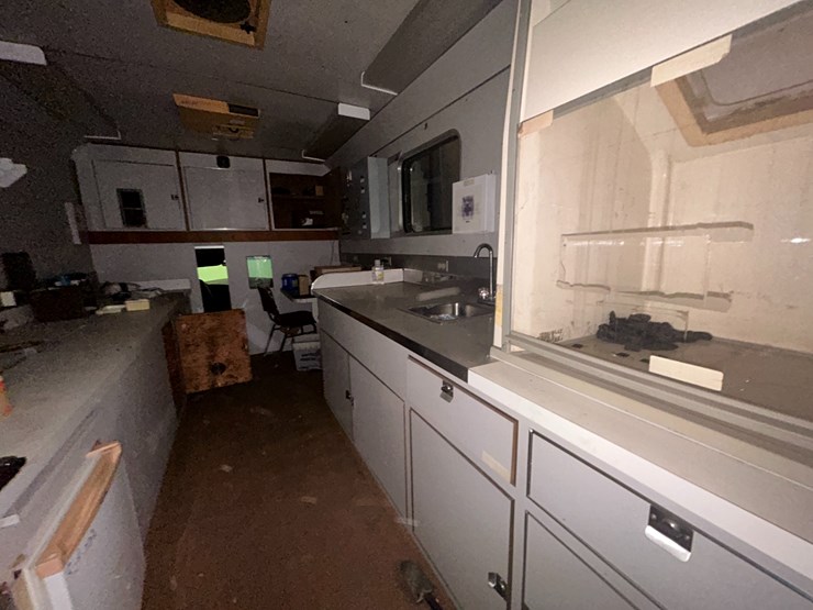 1992-ford-e350-image-17