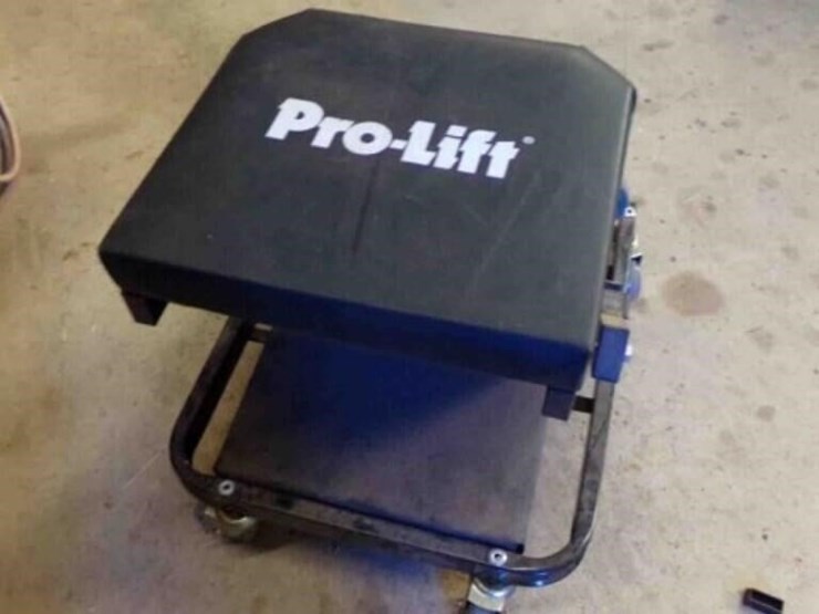 pro-lift-rolling-stool-image-1