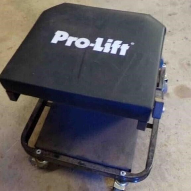 Pro-Lift Rolling Stool